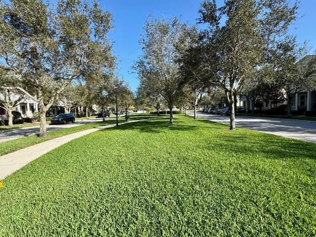 2758 Avalon Way, Jupiter, FL 33458