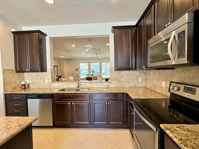 2758 Avalon Way, Jupiter, FL 33458