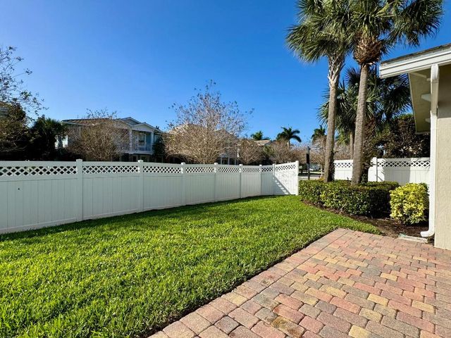 2758 Avalon Way, Jupiter, FL 33458