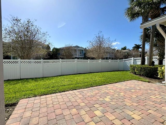 2758 Avalon Way, Jupiter, FL 33458