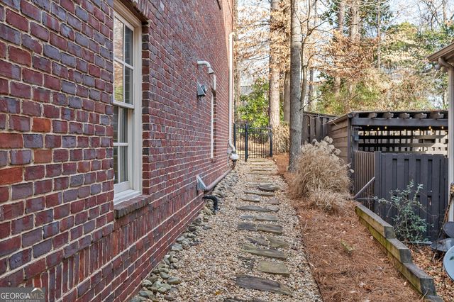2601 Canterbury Trail, Atlanta, GA 30324