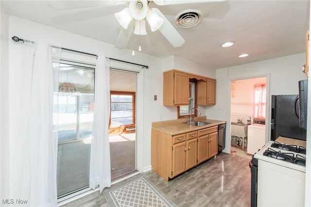 6429 Aylesworth Drive, Parma Heights, OH 44130