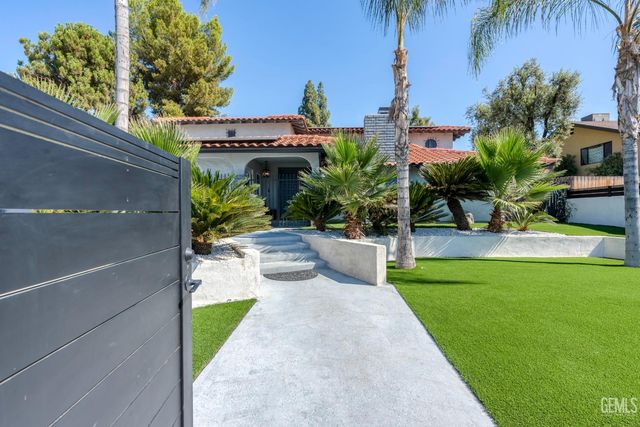 6300 Landfair Drive, Bakersfield, CA 93309