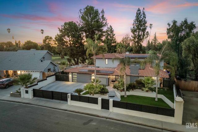 6300 Landfair Drive, Bakersfield, CA 93309