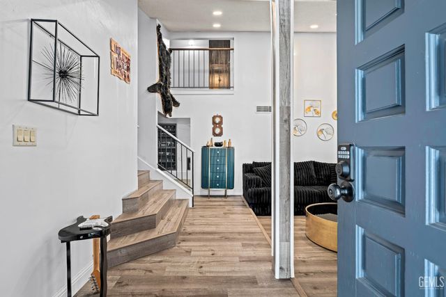 6300 Landfair Drive, Bakersfield, CA 93309