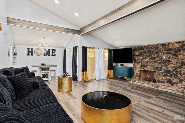 6300 Landfair Drive, Bakersfield, CA 93309