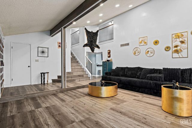 6300 Landfair Drive, Bakersfield, CA 93309