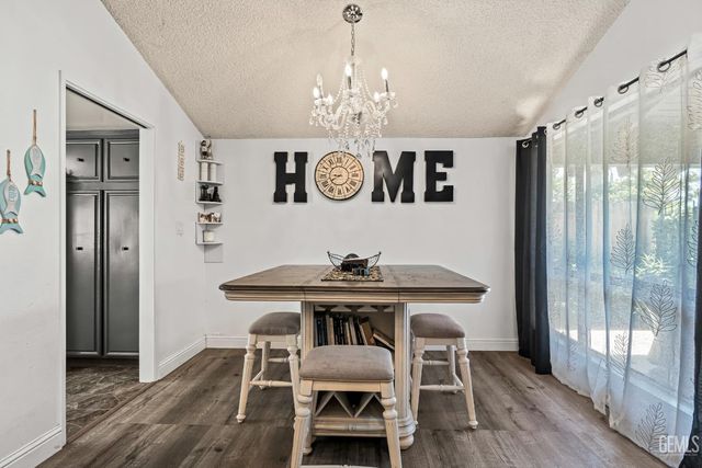 6300 Landfair Drive, Bakersfield, CA 93309