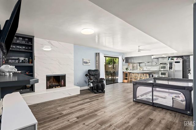 6300 Landfair Drive, Bakersfield, CA 93309