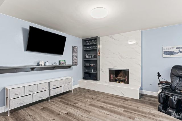 6300 Landfair Drive, Bakersfield, CA 93309