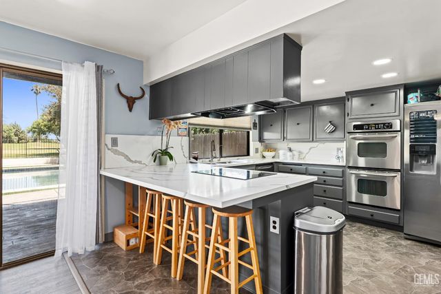 6300 Landfair Drive, Bakersfield, CA 93309