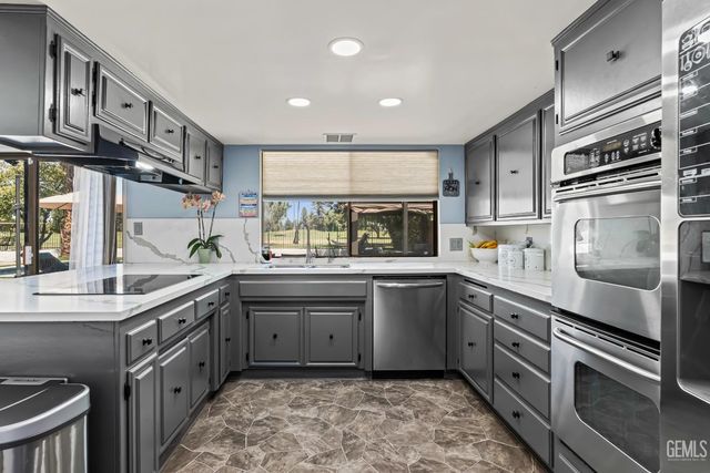 6300 Landfair Drive, Bakersfield, CA 93309