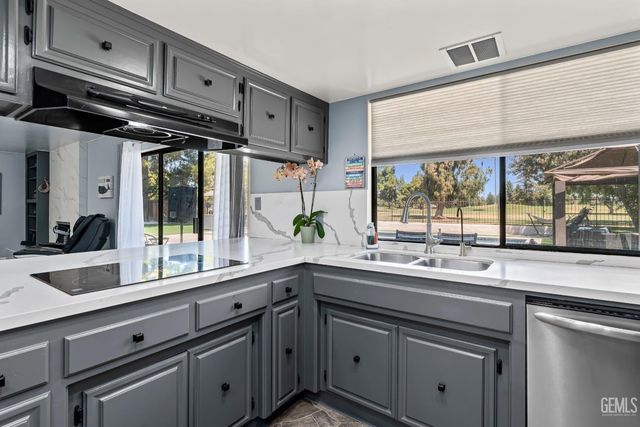 6300 Landfair Drive, Bakersfield, CA 93309