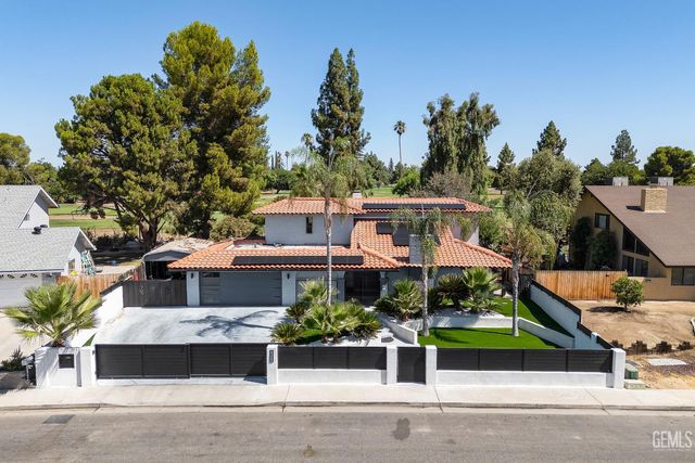 6300 Landfair Drive, Bakersfield, CA 93309