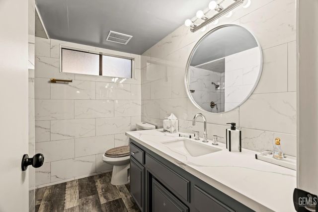 6300 Landfair Drive, Bakersfield, CA 93309