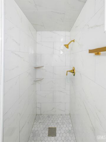 6300 Landfair Drive, Bakersfield, CA 93309