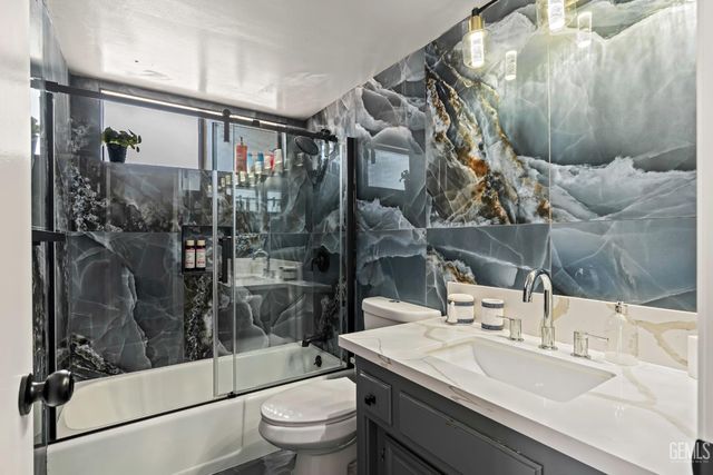 6300 Landfair Drive, Bakersfield, CA 93309