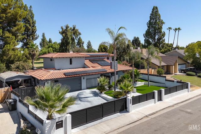 6300 Landfair Drive, Bakersfield, CA 93309