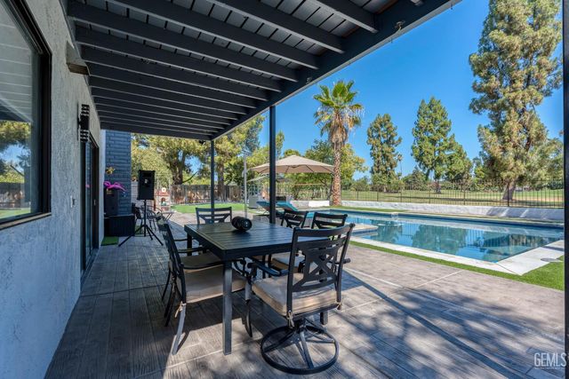 6300 Landfair Drive, Bakersfield, CA 93309