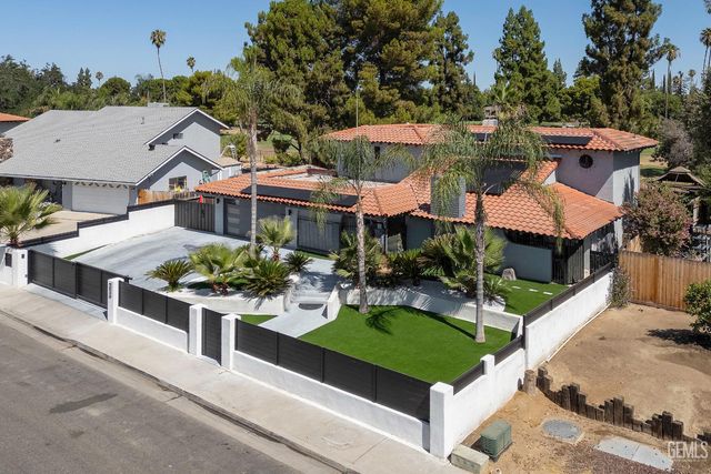 6300 Landfair Drive, Bakersfield, CA 93309