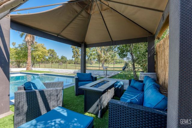 6300 Landfair Drive, Bakersfield, CA 93309