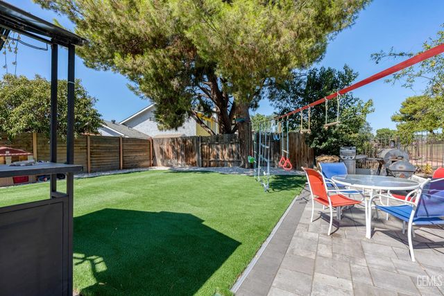 6300 Landfair Drive, Bakersfield, CA 93309