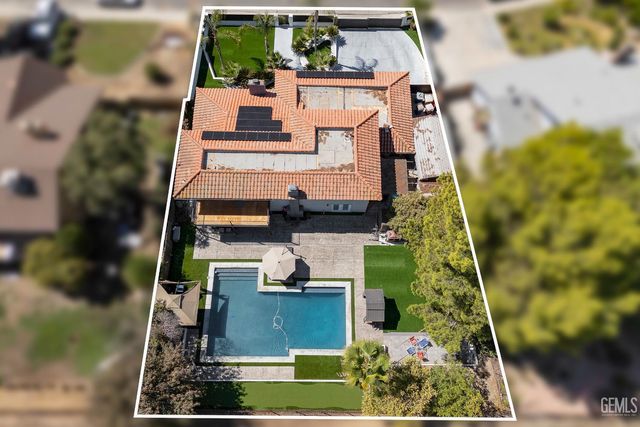 6300 Landfair Drive, Bakersfield, CA 93309