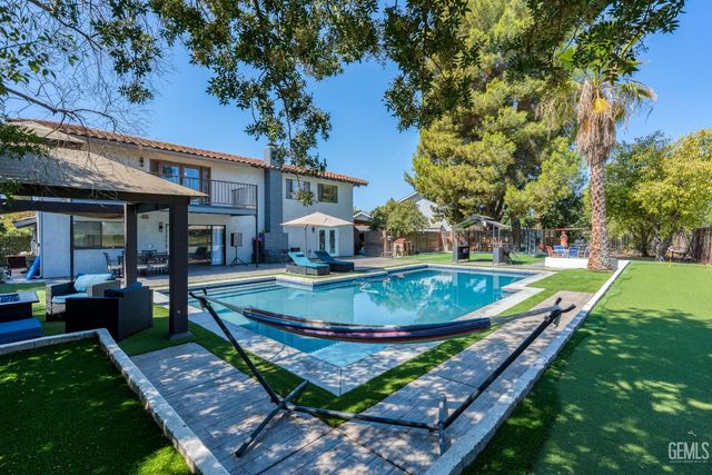 6300 Landfair Drive, Bakersfield, CA 93309