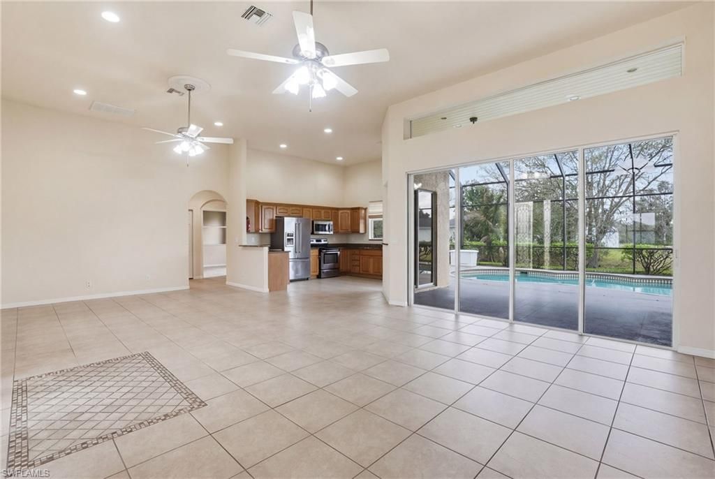 138 Pembroke ST, LEHIGH ACRES, FL 33974 — photo 2