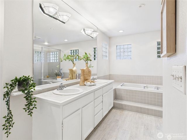 11906 SE 78th St, Newcastle, WA 98056