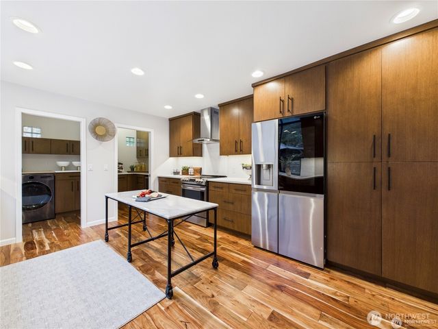 11906 SE 78th St, Newcastle, WA 98056