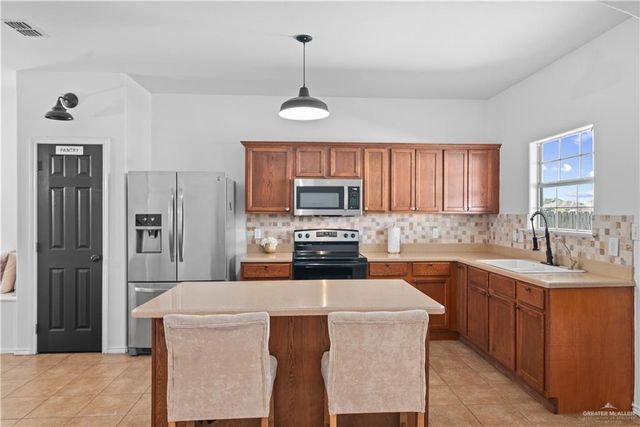 1506 Montecruz Street, Mission, TX 78574