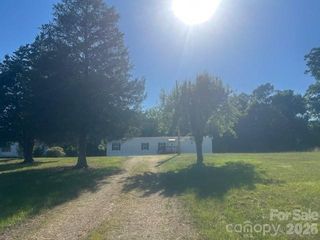 547 Indian Hill Road, Olin, NC 28660