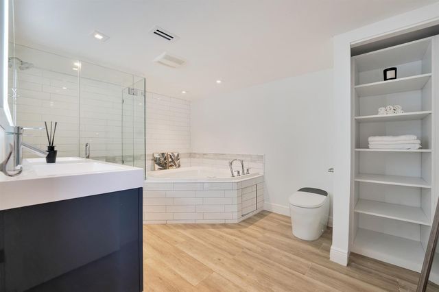2524 Marathon Lane, Fort Lauderdale, FL 33312