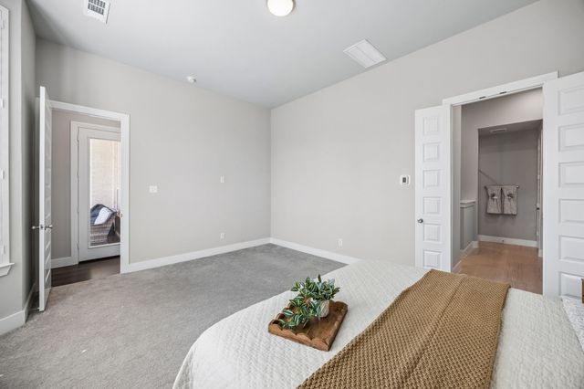 1104 Bluestem Drive, Aubrey, TX 76227