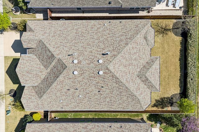 1104 Bluestem Drive, Aubrey, TX 76227