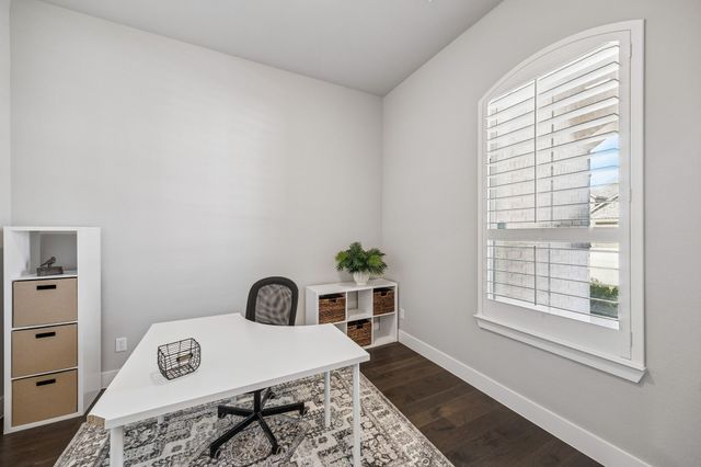 1104 Bluestem Drive, Aubrey, TX 76227