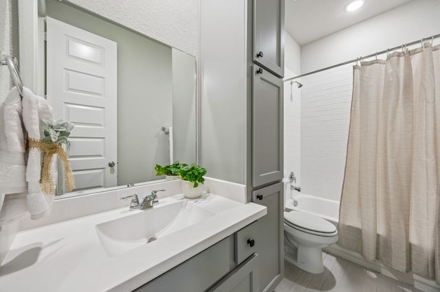 1104 Bluestem Drive, Aubrey, TX 76227