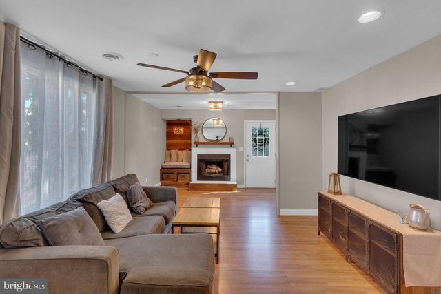 337 WILLOW ST, Bordentown, NJ 08505