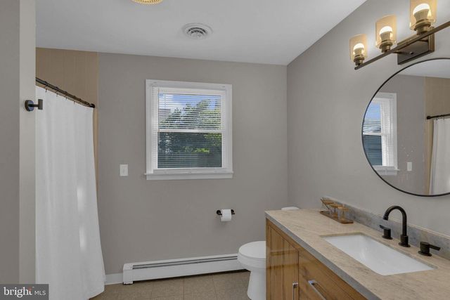 337 WILLOW ST, Bordentown, NJ 08505