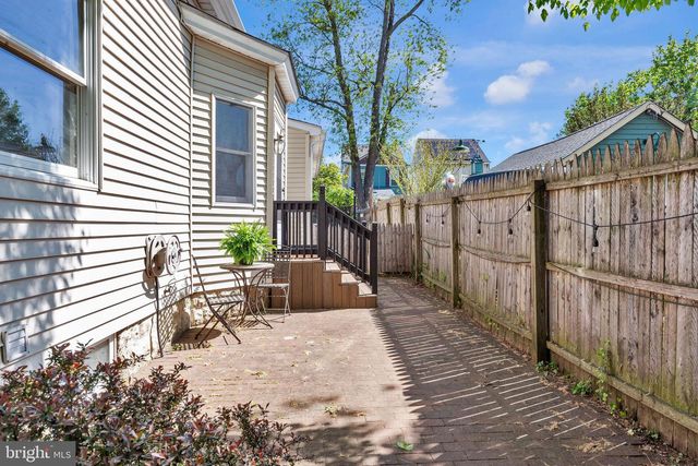 337 WILLOW ST, Bordentown, NJ 08505