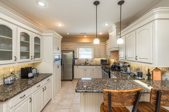 130 Oak Meadow Drive, Clinton, MS 39056