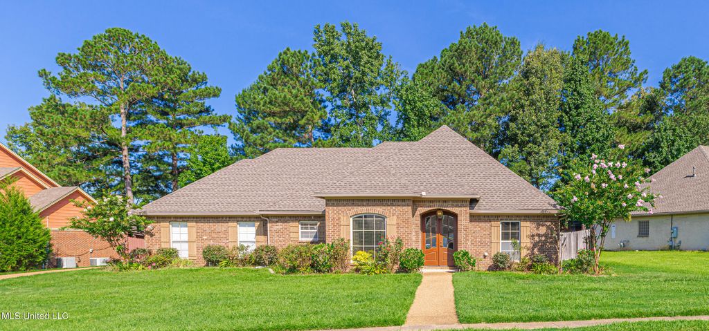 130 Oak Meadow Drive, Clinton, MS 39056