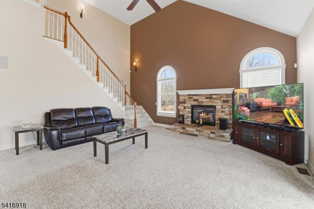 3 Cole Ct, Raritan Twp., NJ 08822