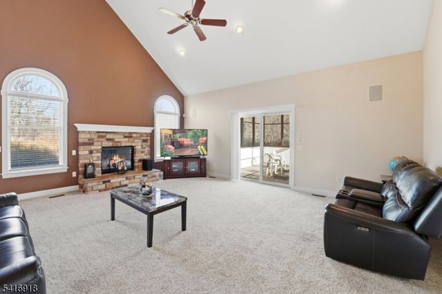 3 Cole Ct, Raritan Twp., NJ 08822