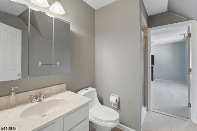 3 Cole Ct, Raritan Twp., NJ 08822