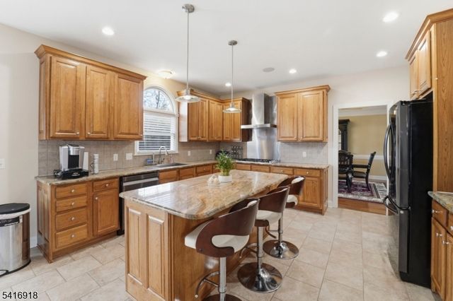 3 Cole Ct, Raritan Twp., NJ 08822