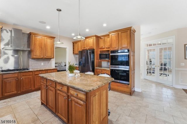 3 Cole Ct, Raritan Twp., NJ 08822