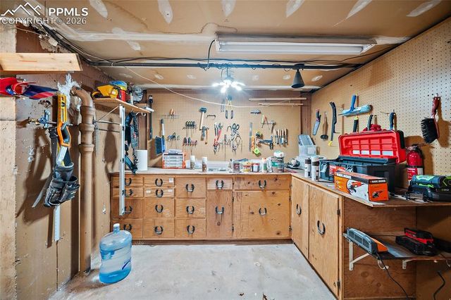 3725 Saints Court, Colorado Springs, CO 80904