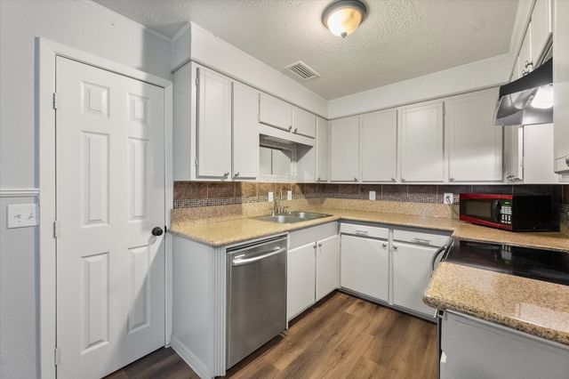 806 Marigold Drive, Cedar Hill, TX 75104